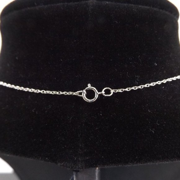 .925 Sterling Silver Crystal Solitaire Round Pendant Necklace - Picture 7 of 11